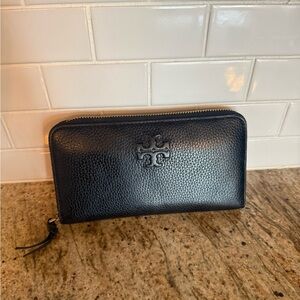 Black Tory Burch Thea Zip
Continental Wallet